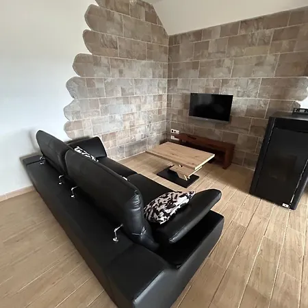 Holiday home Le Domaine Du Bez De La Grise Piscine Sauna Hammam Saint-Laurent-d'Olt