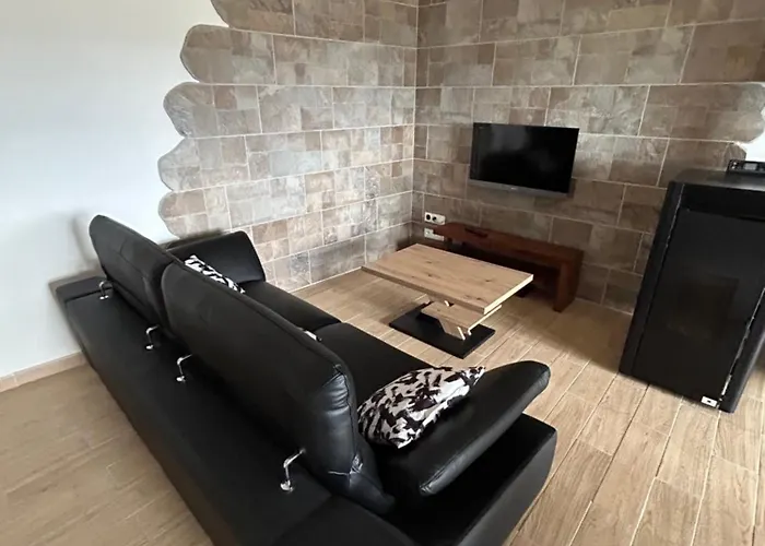 Prázdninový dům Le Domaine Du Bez De La Grise Piscine Sauna Hammam Saint-Laurent-dʼOlt