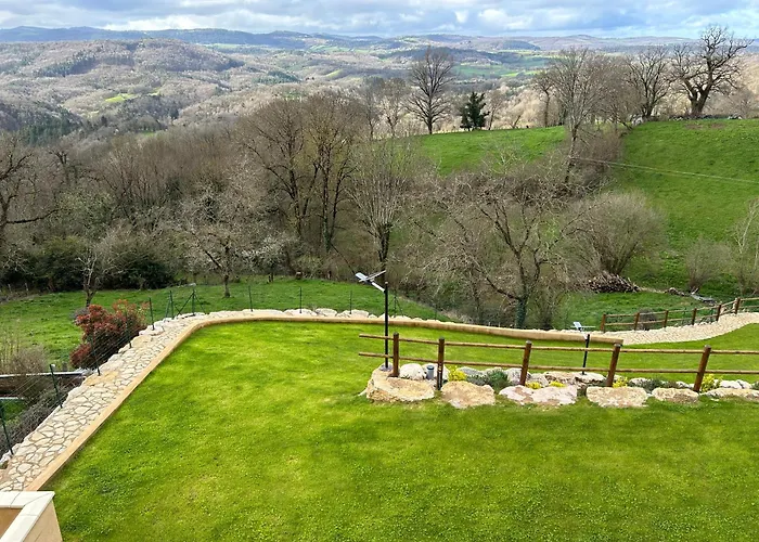 Le Domaine Du Bez De La Grise Piscine Sauna Hammam Saint-Laurent-dʼOlt