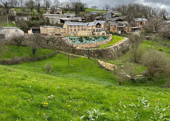 Le Domaine Du Bez De La Grise Piscine Sauna Hammam * Saint-Laurent-dʼOlt